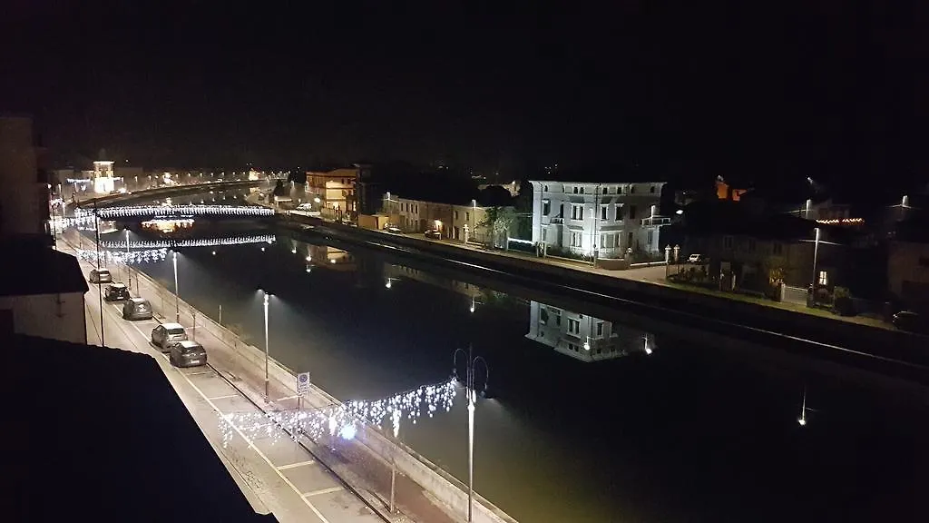 Palazzo Spada - Attico Con Terrazza Vista Fiume In Centro Codigoro 0*,